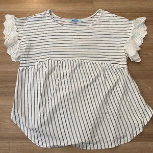 SHE AND SKY WOMEN'S DECORATIVE LACE TOP